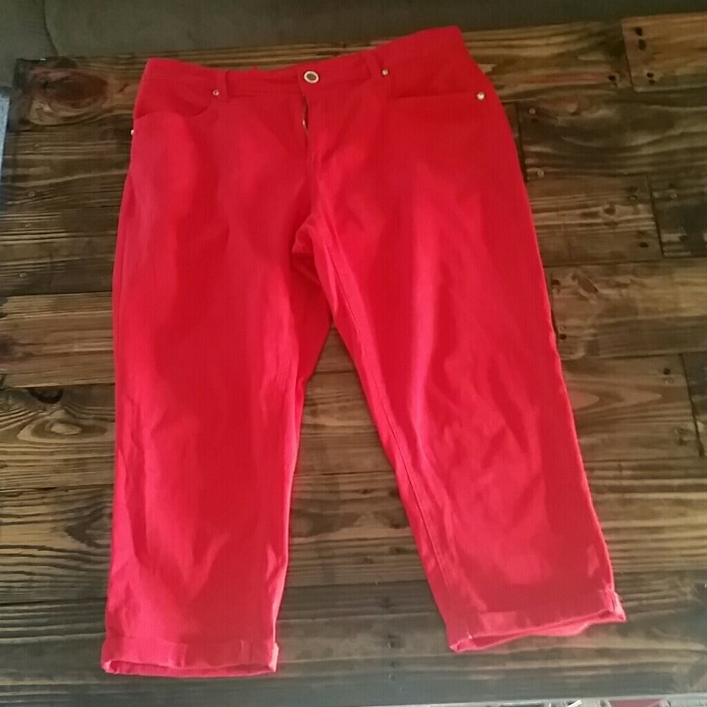 New Directions weekend cuffed Capris